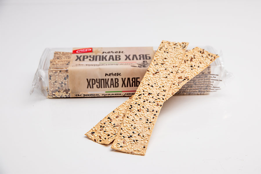 Crispy bread with olive oil, wholegrain flower and grain 3